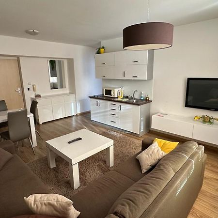 2 Room Apartment With Balcony 255, Apartmany Liptov ลิฟตอฟสกีมิคูลาช ภายนอก รูปภาพ